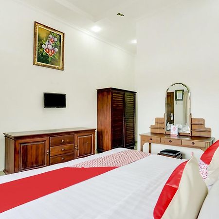 Super Oyo 3261 Hotel Ratu Ντενπασάρ Εξωτερικό φωτογραφία