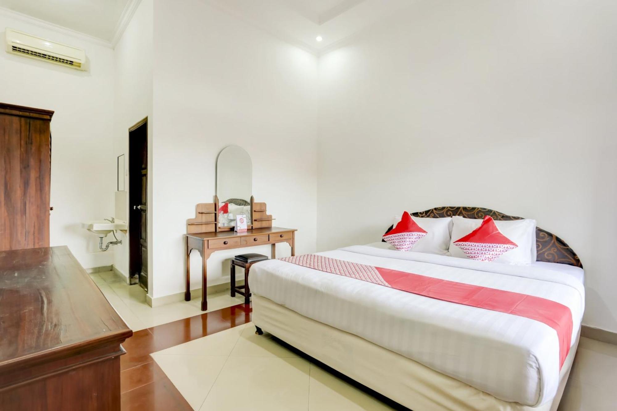 Super Oyo 3261 Hotel Ratu Ντενπασάρ Εξωτερικό φωτογραφία