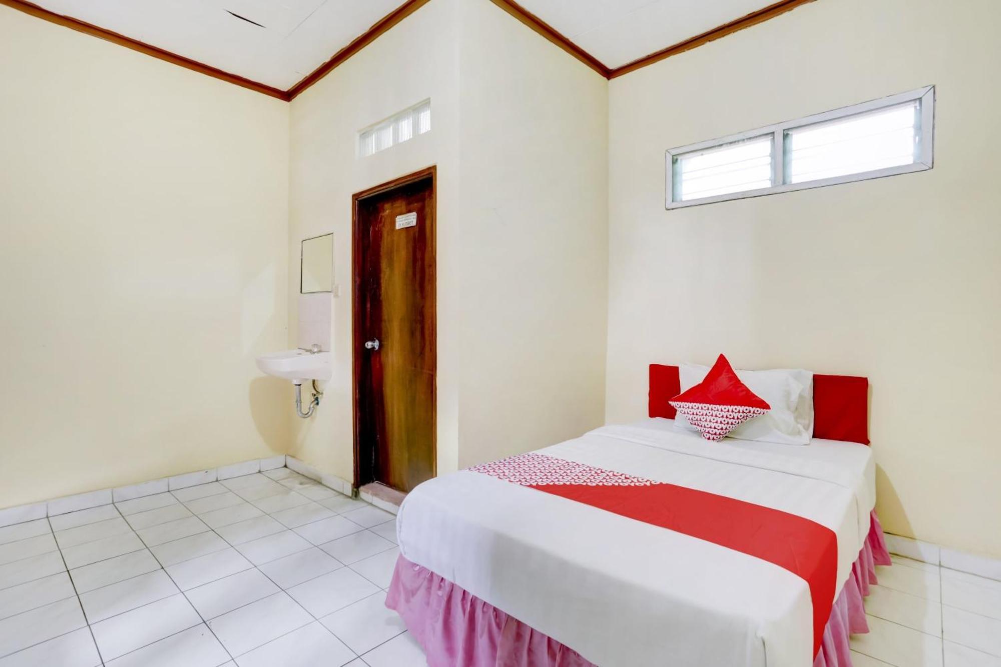 Super Oyo 3261 Hotel Ratu Ντενπασάρ Εξωτερικό φωτογραφία