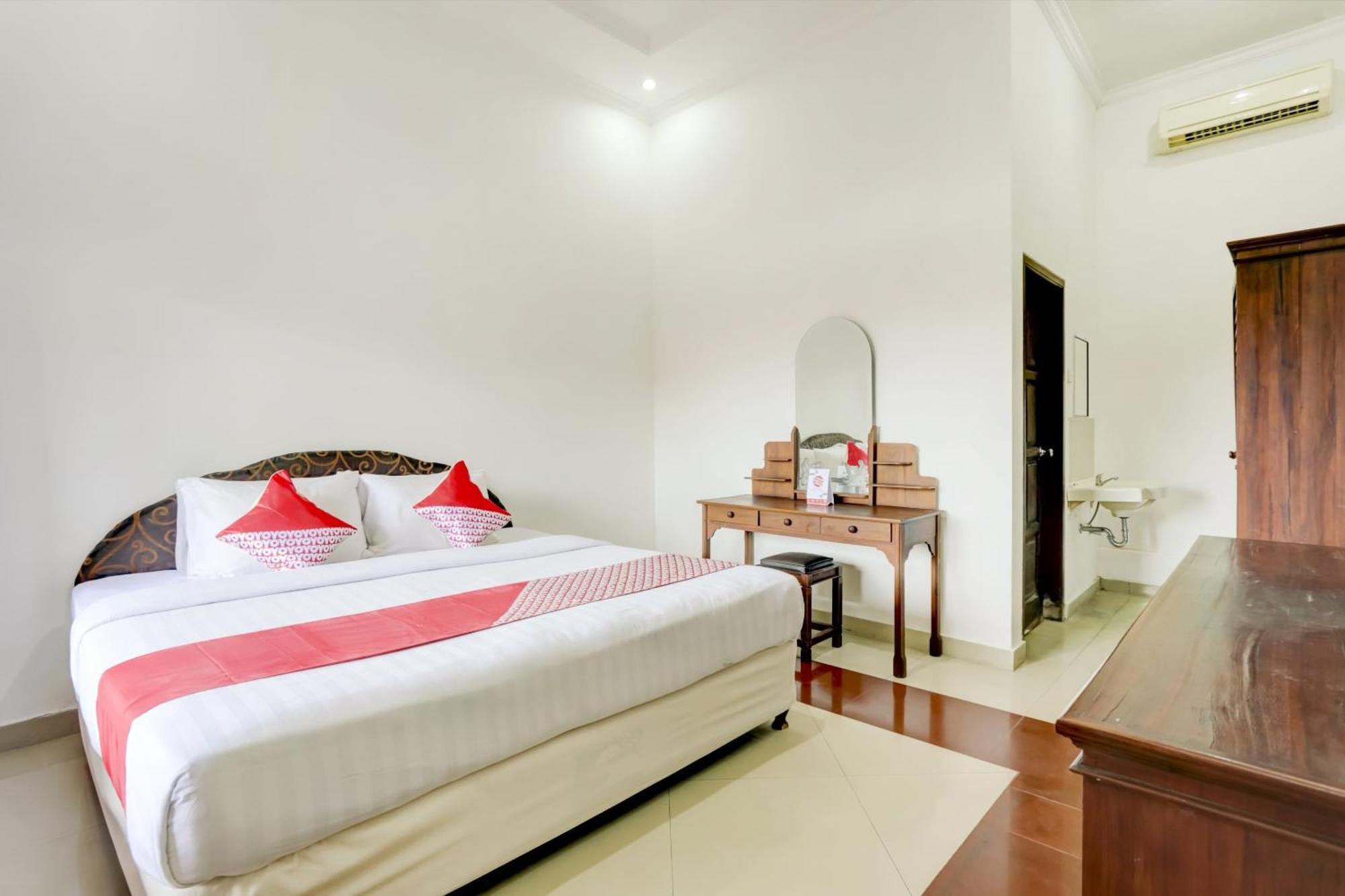 Super Oyo 3261 Hotel Ratu Ντενπασάρ Εξωτερικό φωτογραφία