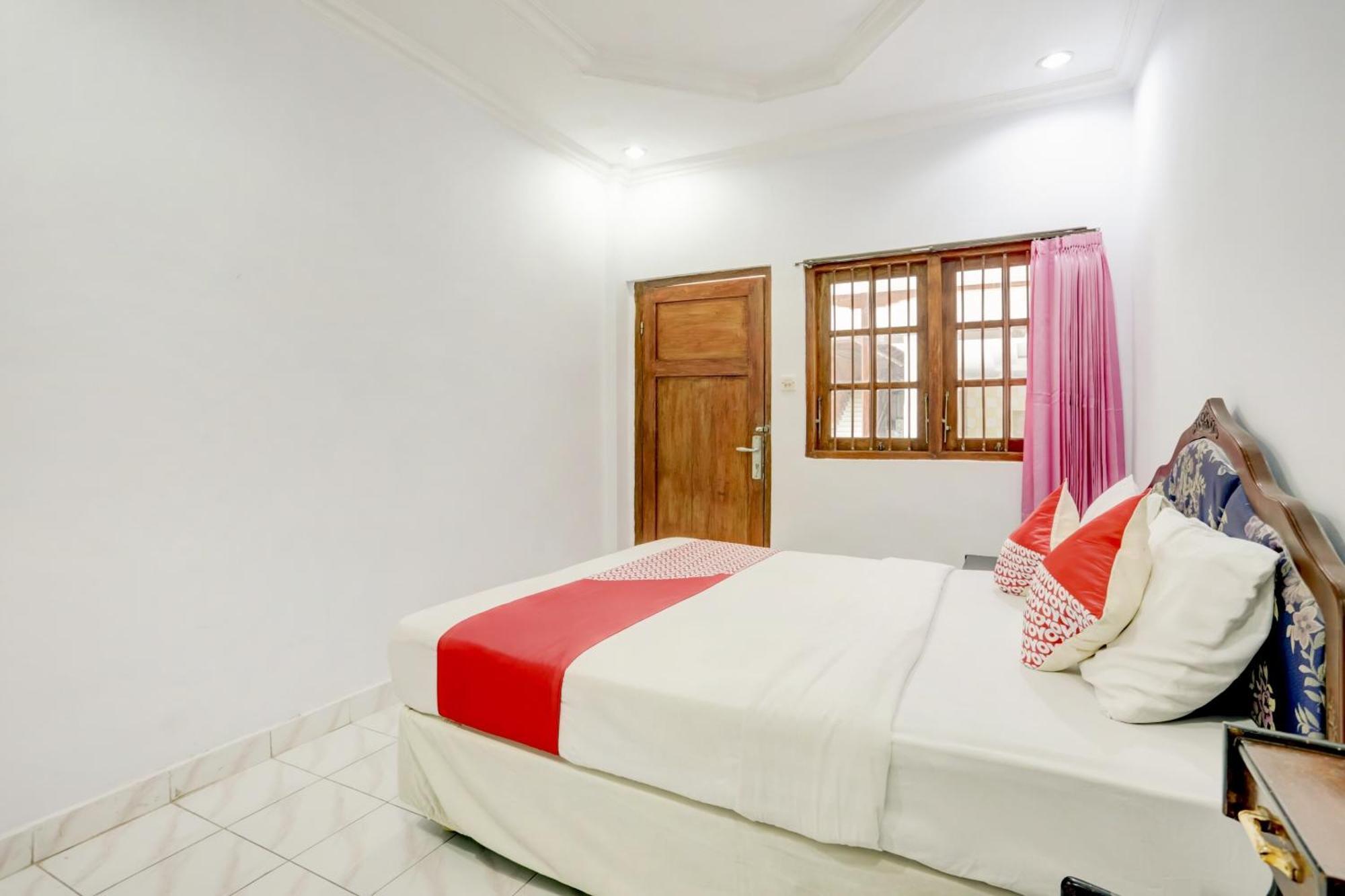 Super Oyo 3261 Hotel Ratu Ντενπασάρ Εξωτερικό φωτογραφία
