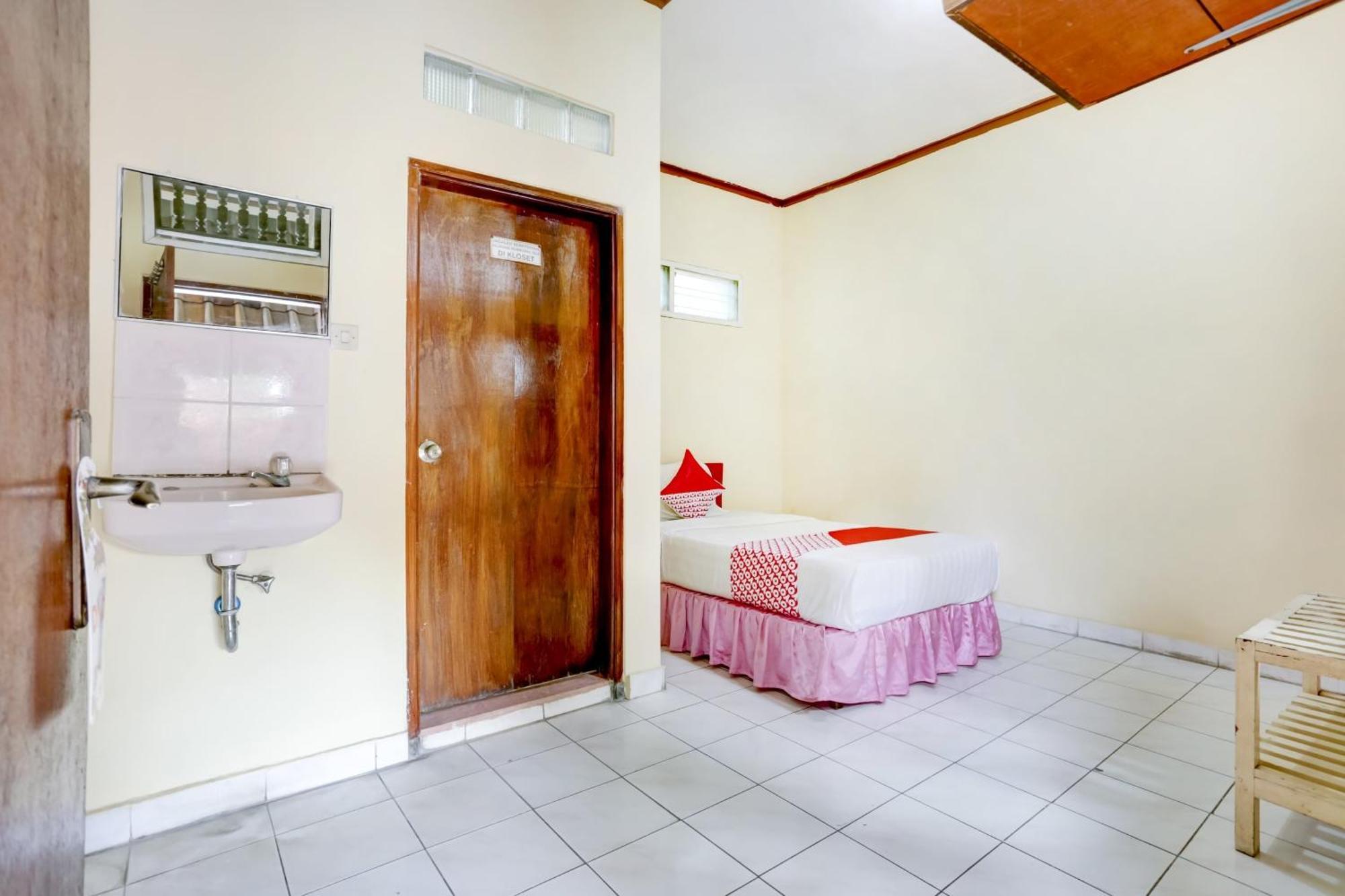 Super Oyo 3261 Hotel Ratu Ντενπασάρ Εξωτερικό φωτογραφία