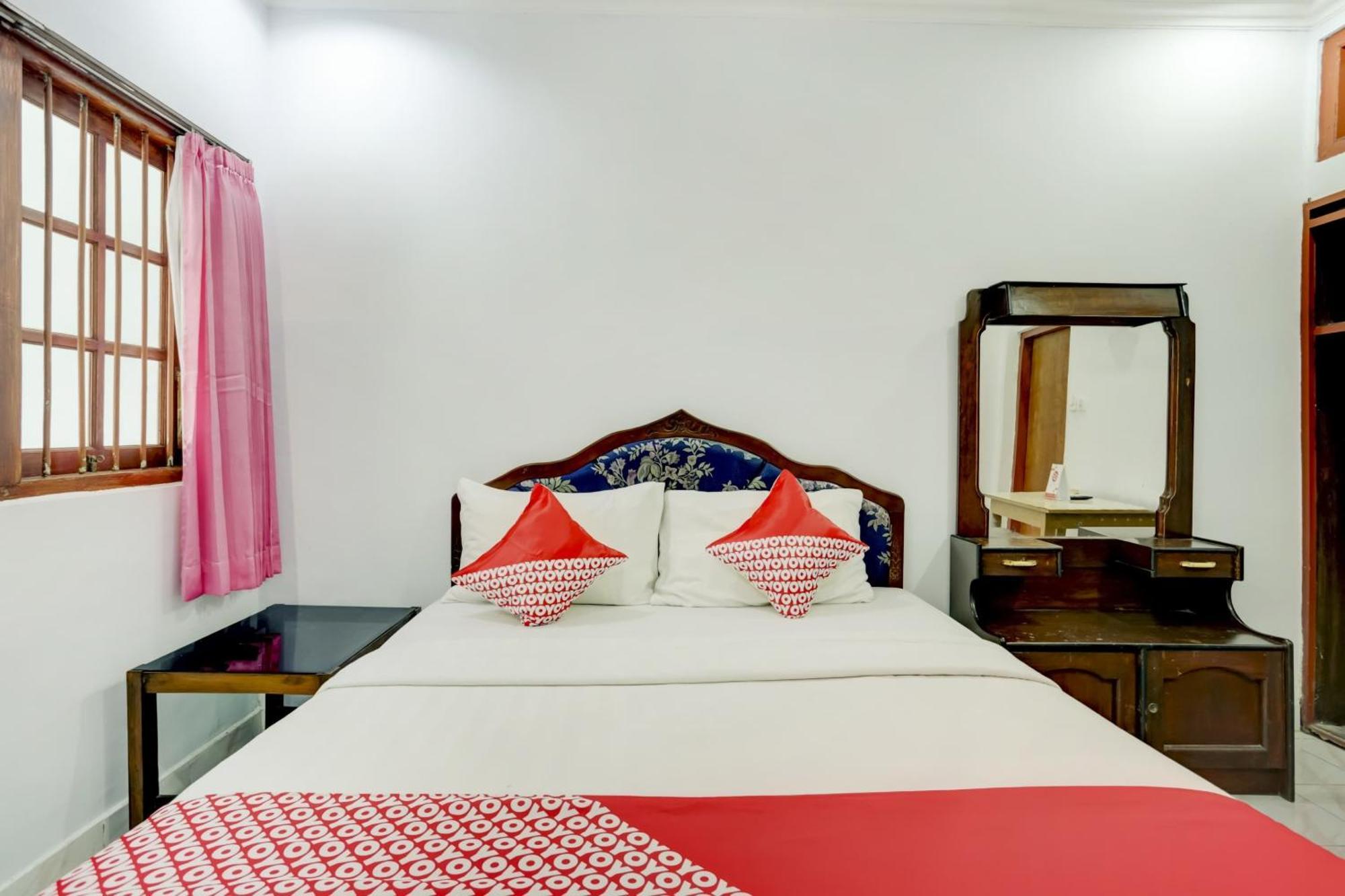 Super Oyo 3261 Hotel Ratu Ντενπασάρ Εξωτερικό φωτογραφία